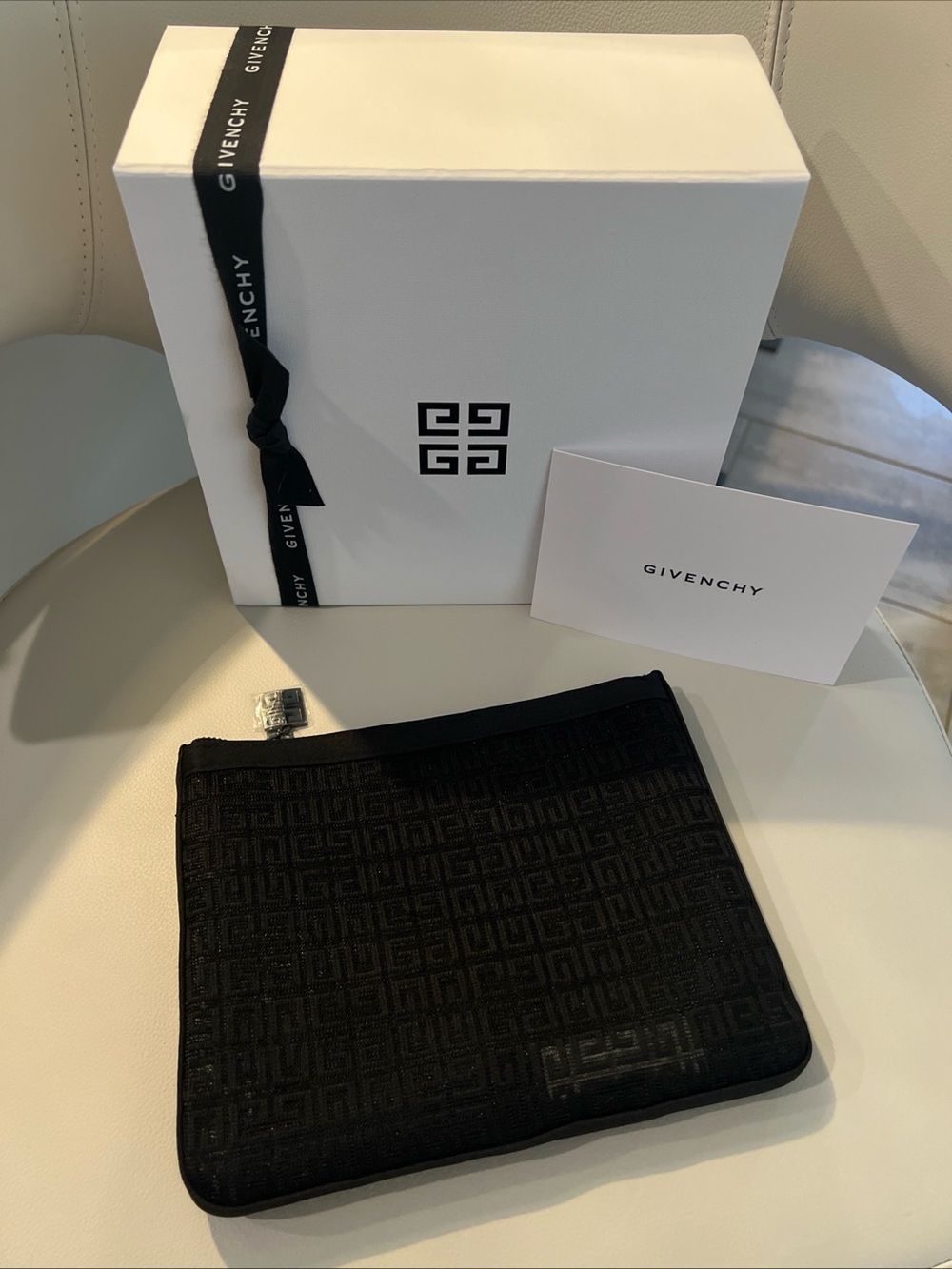 Givenchy 4G CLUTCH Cosmetic Makeup POUCH Mesh Bag Black W/ Gift Box + Ribbon NIB